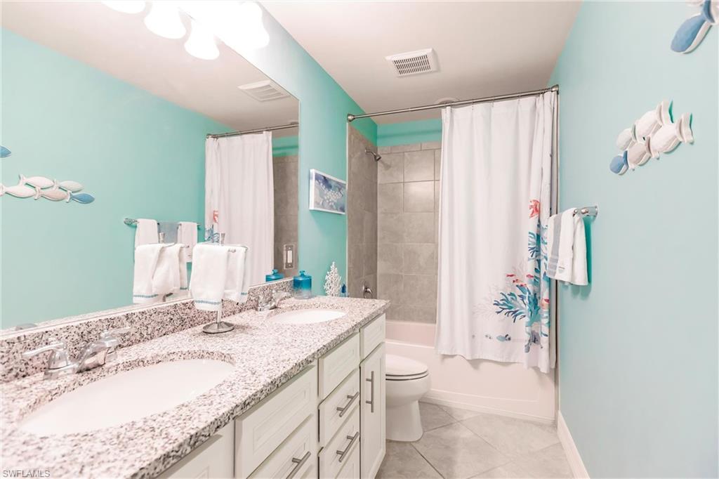 HAMPTON LAKES - Residential