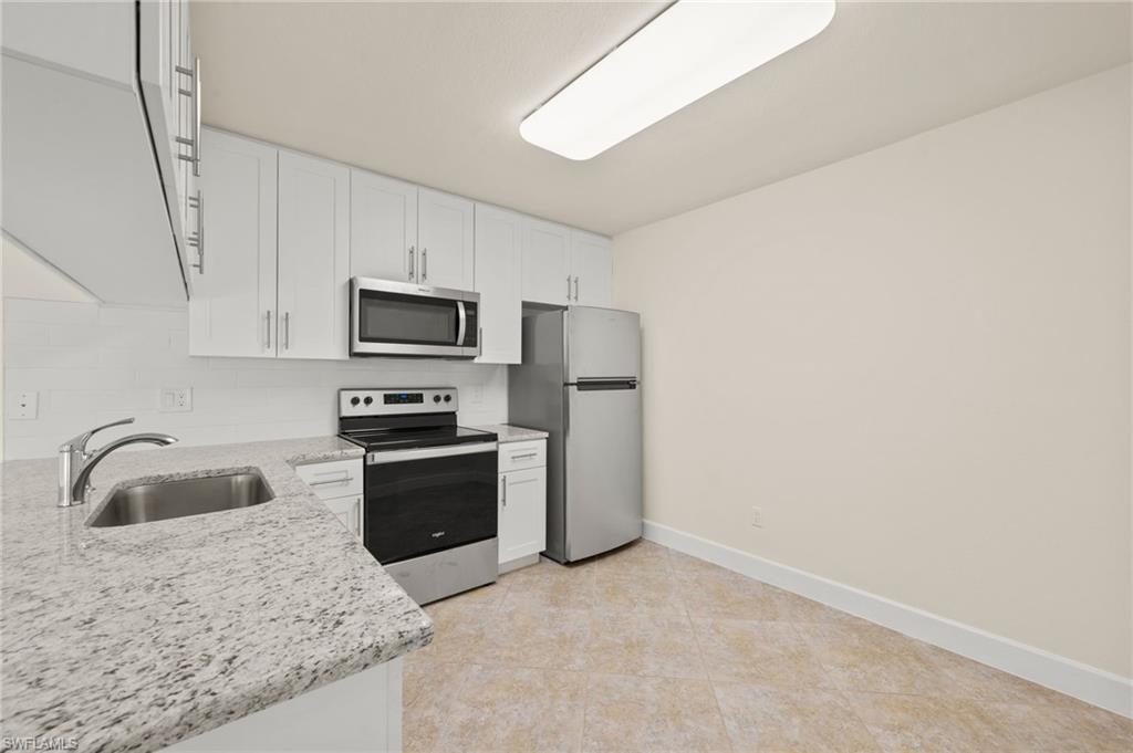 ROYAL WOODS - Residential