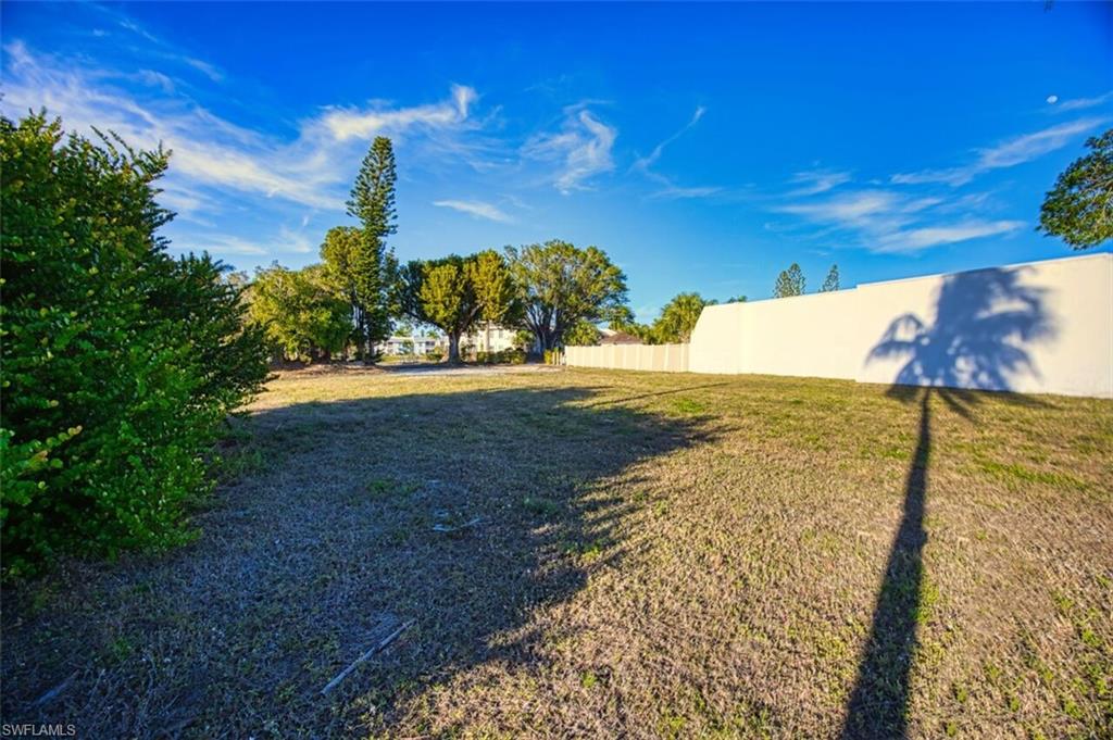 PEPPERTREE POINTE - Land