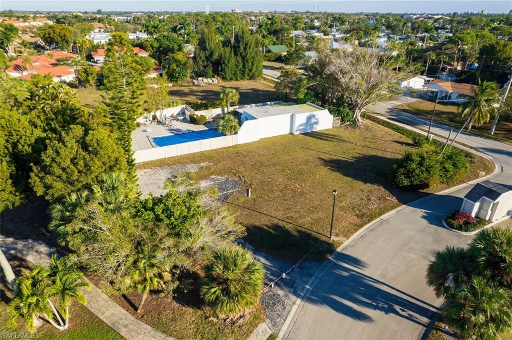 PEPPERTREE POINTE - Land