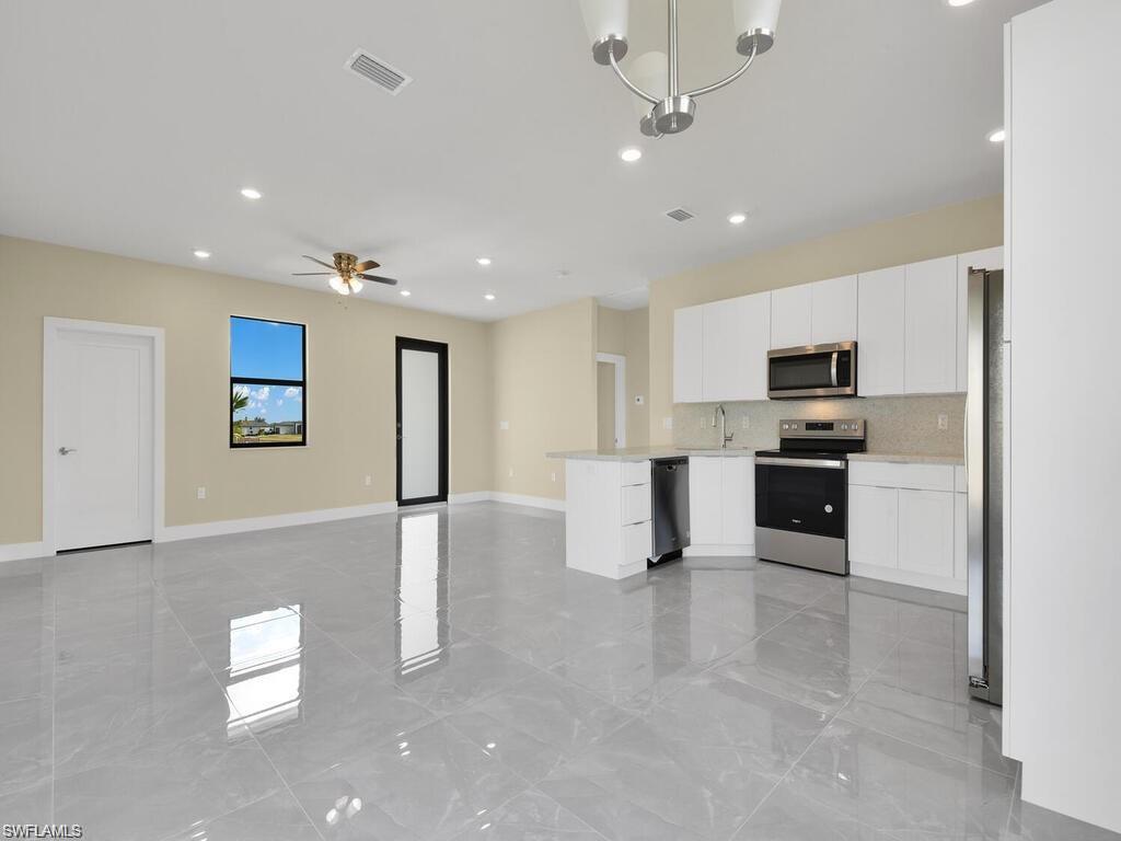 CAPE CORAL - Residential