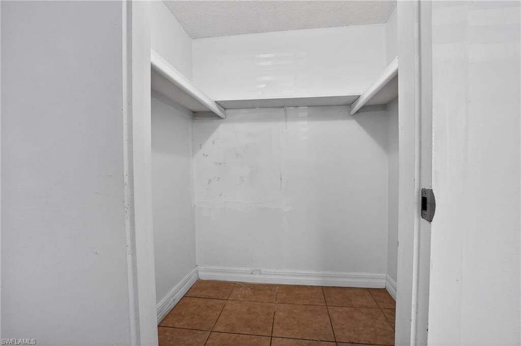 WINDSOR WEST - Residential