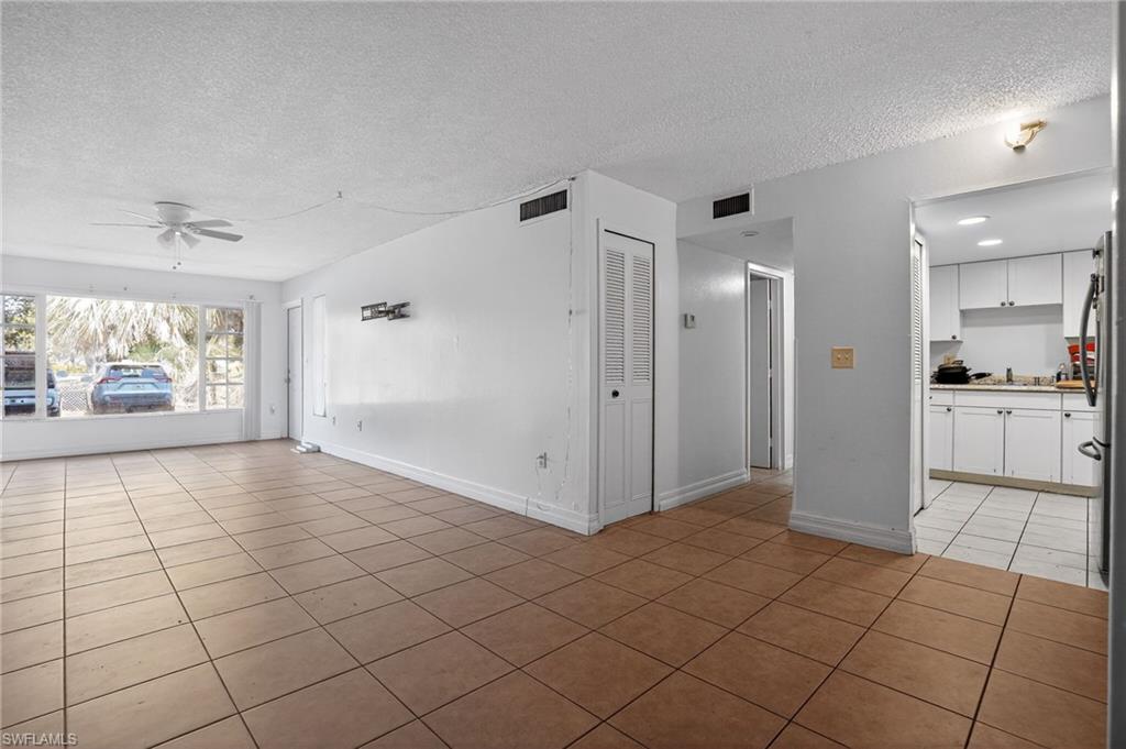 WINDSOR WEST - Residential