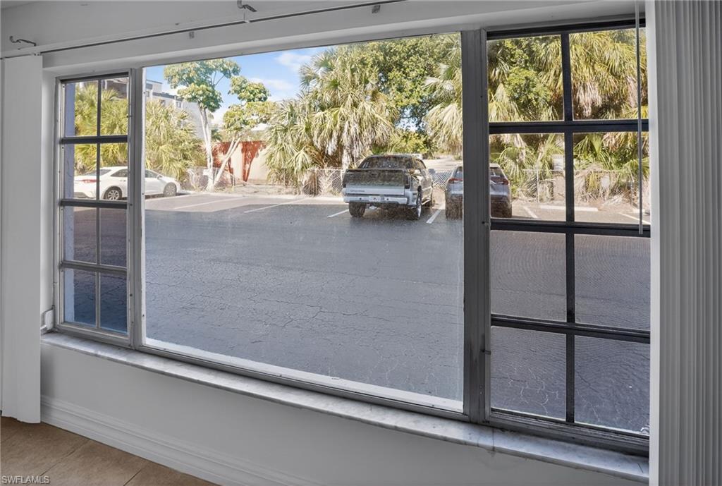 WINDSOR WEST - Residential