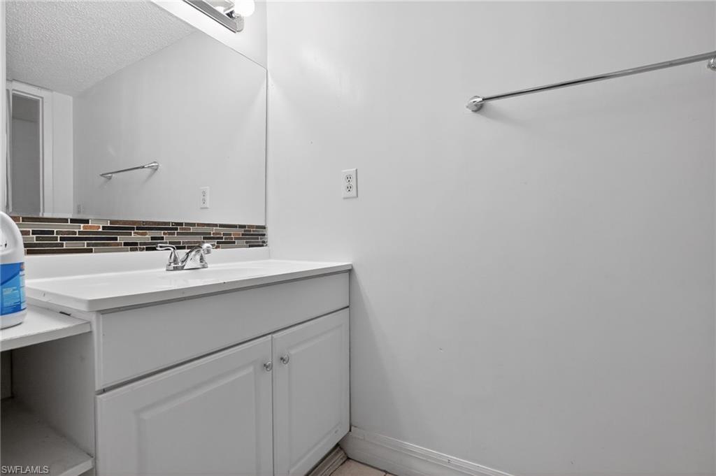 WINDSOR WEST - Residential