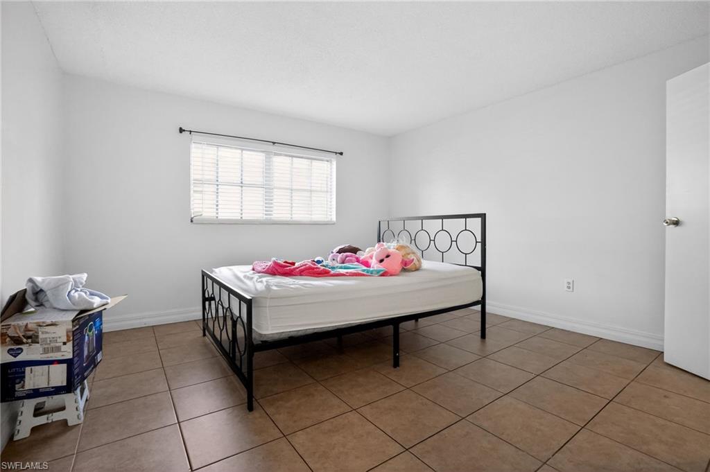 WINDSOR WEST - Residential