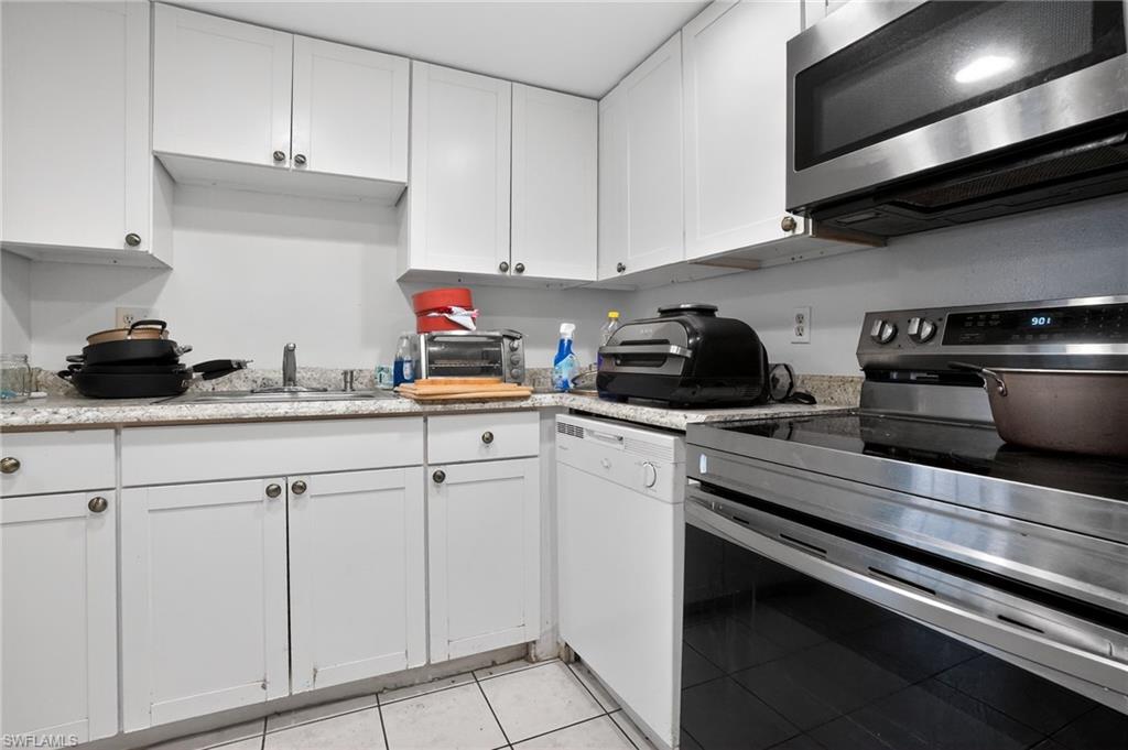 WINDSOR WEST - Residential