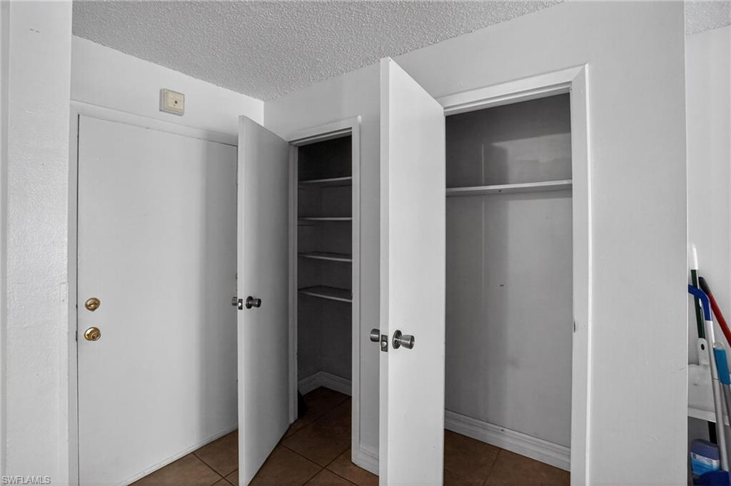 WINDSOR WEST - Residential