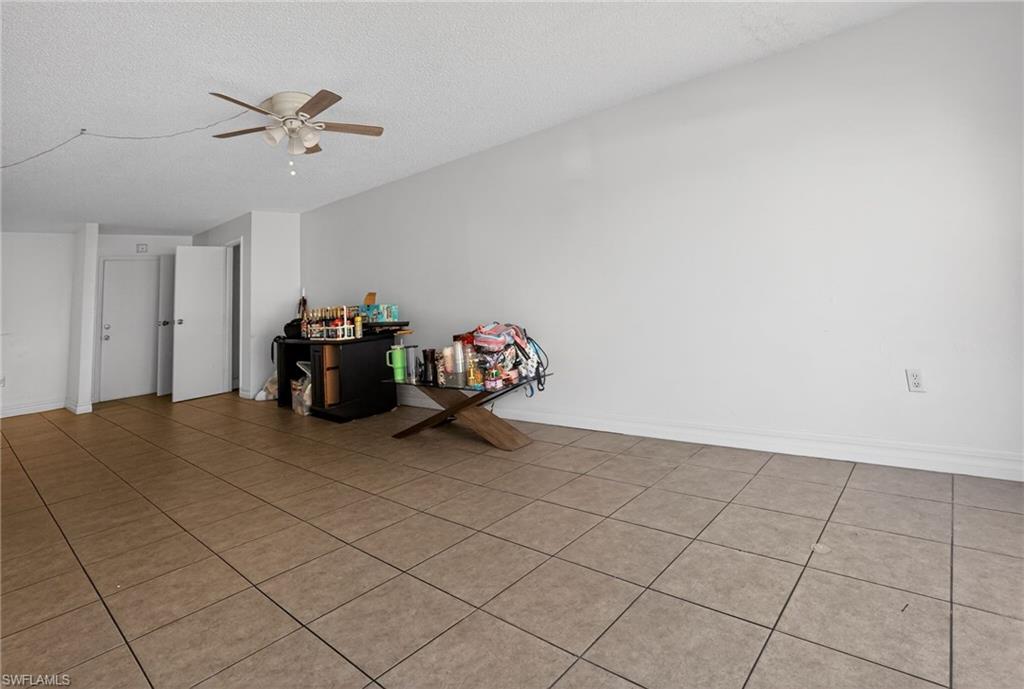 WINDSOR WEST - Residential