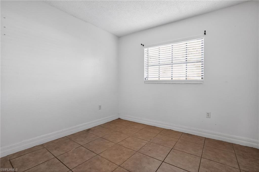 WINDSOR WEST - Residential