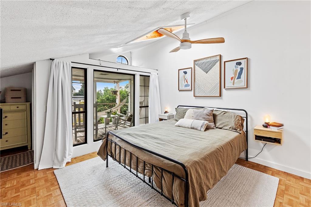 SAN CARLOS PARK - Residential