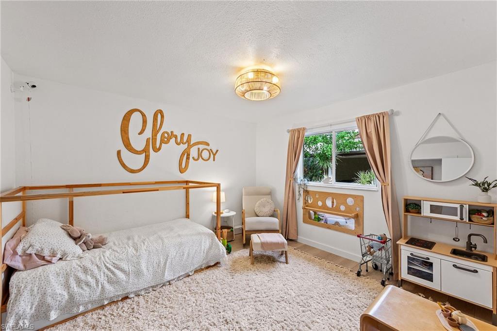 SAN CARLOS PARK - Residential