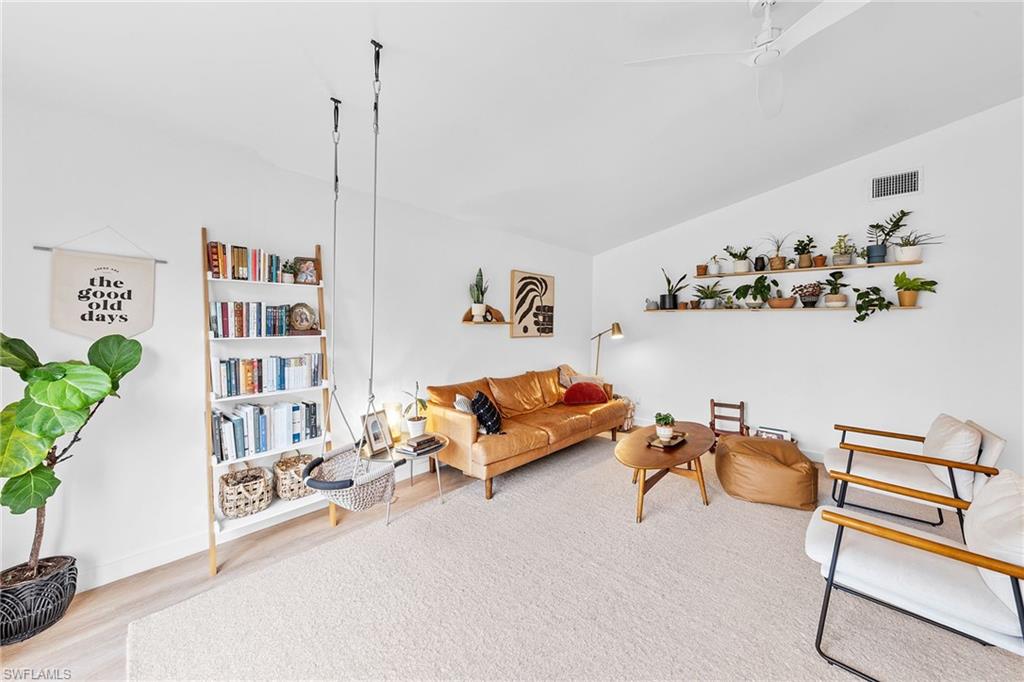 SAN CARLOS PARK - Residential