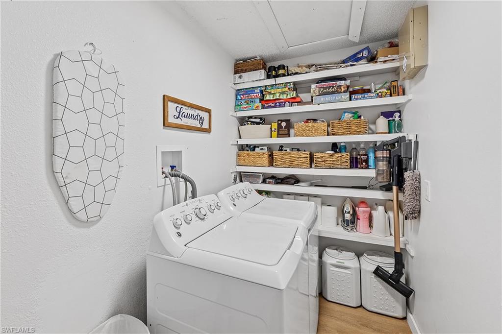 SAN CARLOS PARK - Residential