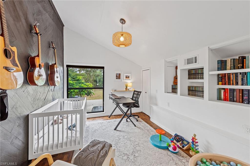 SAN CARLOS PARK - Residential