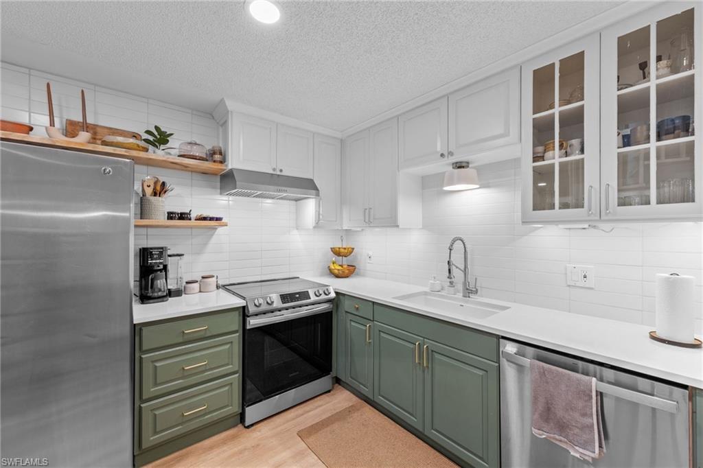 SAN CARLOS PARK - Residential