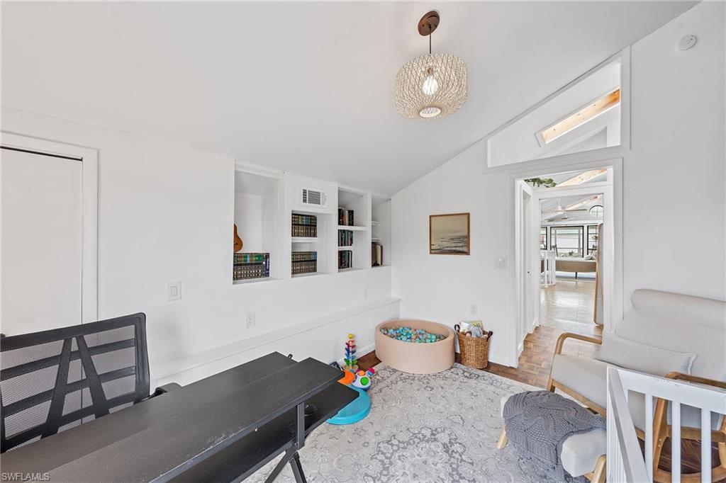 SAN CARLOS PARK - Residential