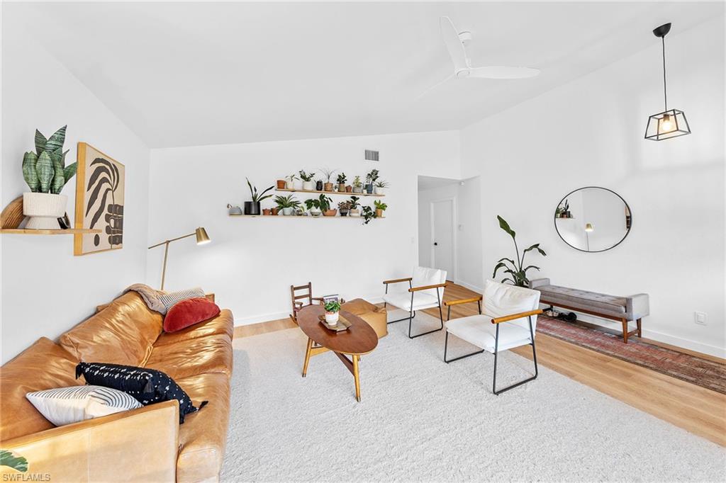 SAN CARLOS PARK - Residential