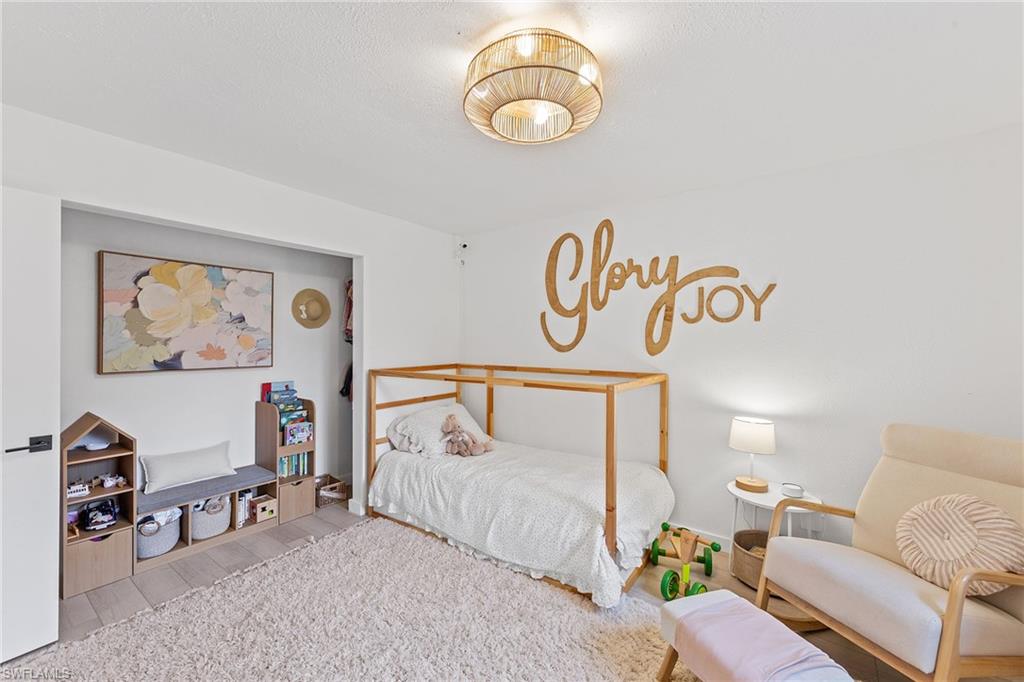 SAN CARLOS PARK - Residential