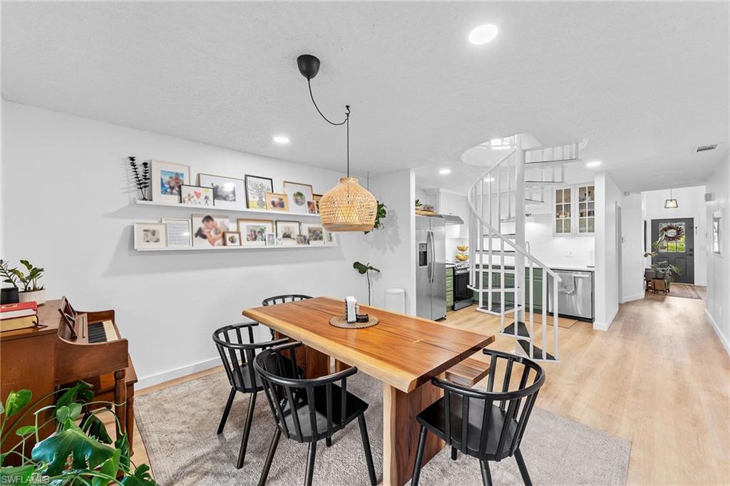 SAN CARLOS PARK - Residential