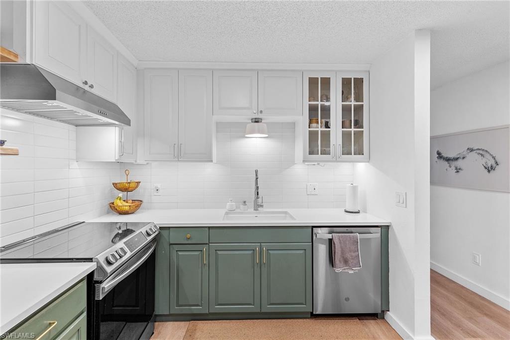 SAN CARLOS PARK - Residential