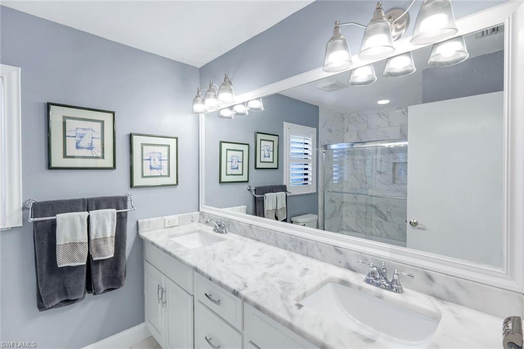 LONGSHORE LAKE - Residential