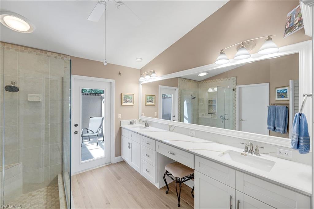 LONGSHORE LAKE - Residential