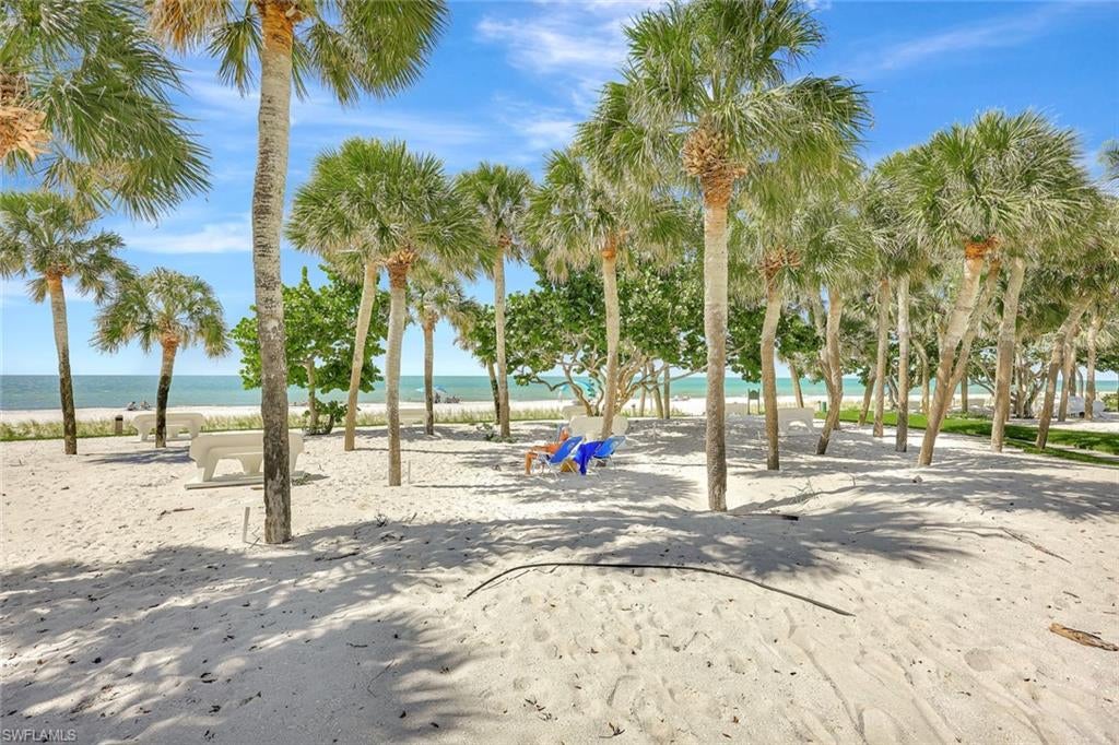 788 Park Shore DR E39