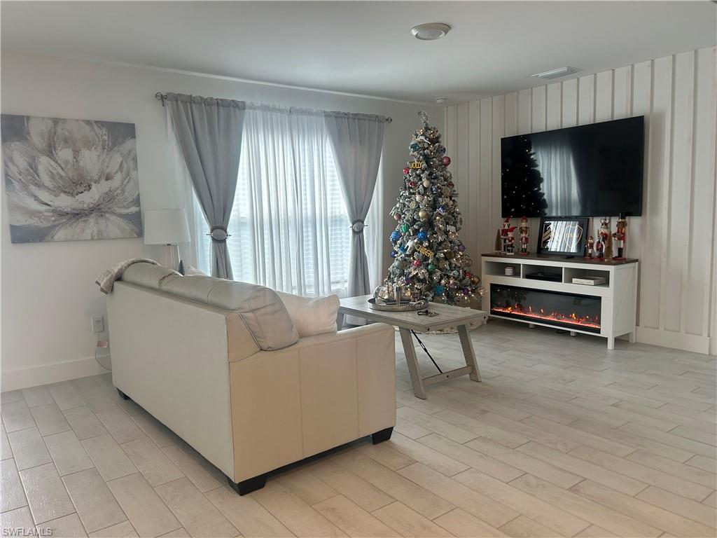 GATOR CIRCLE - Residential