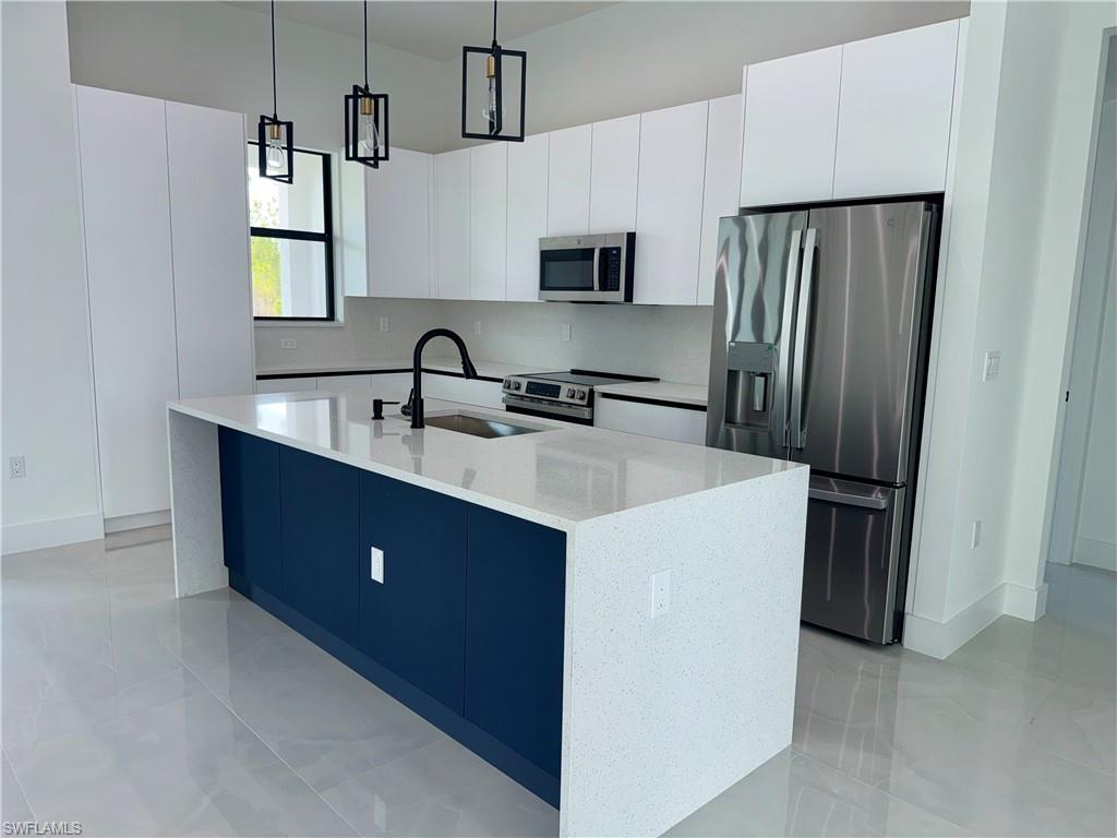 GOLDEN GATE ESTATES - Residential