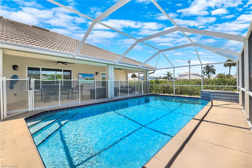 MARCO BEACH - Residential