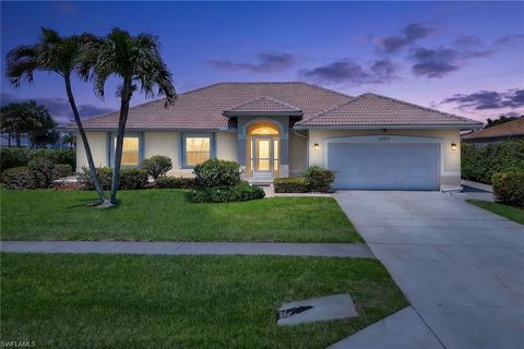 Photo of 1390 Wayne AVE, MARCO ISLAND, FL 34145 (MLS # 226016507)