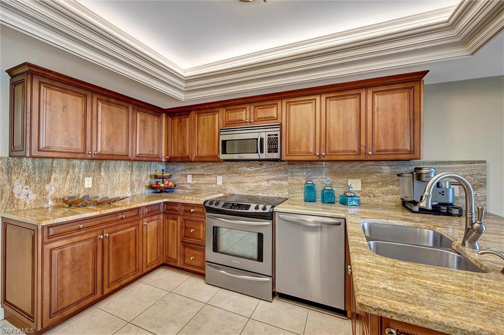 4451 Gulf Shore BLVD N 406