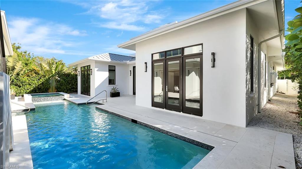 OLDE NAPLES - Residential Lease