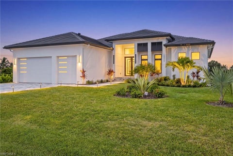 Photo of 18432 Royal Hammock BLVD, NAPLES, FL 34114 (MLS # 226037409)