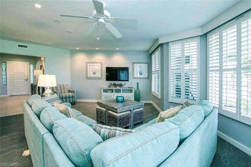 LAND'S END - Residential