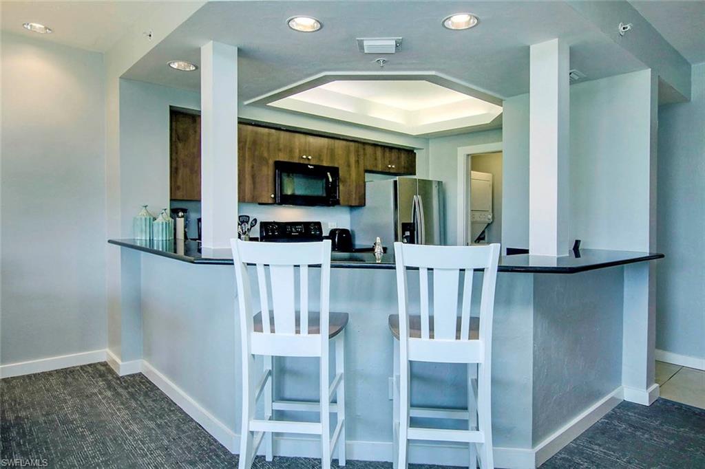 LAND'S END - Residential