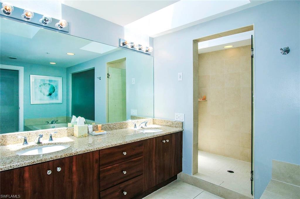 LAND'S END - Residential