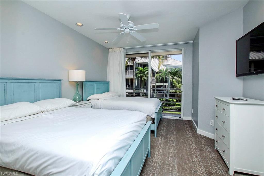 LAND'S END - Residential