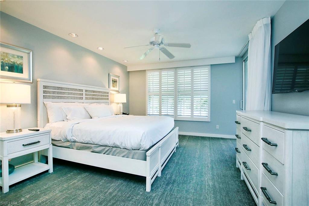 LAND'S END - Residential