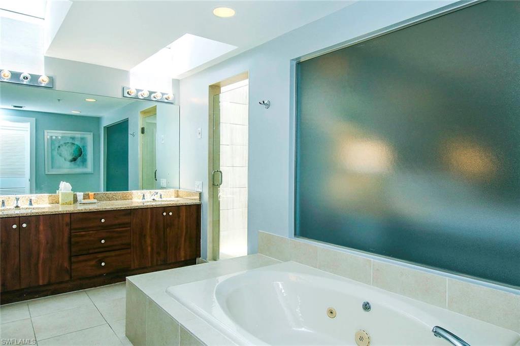 LAND'S END - Residential