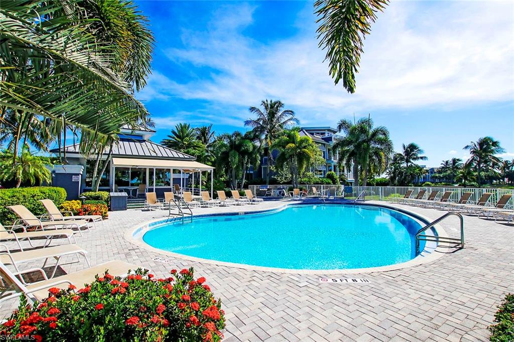 LAND'S END - Residential