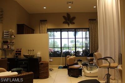 ESPLANADE - Residential Lease