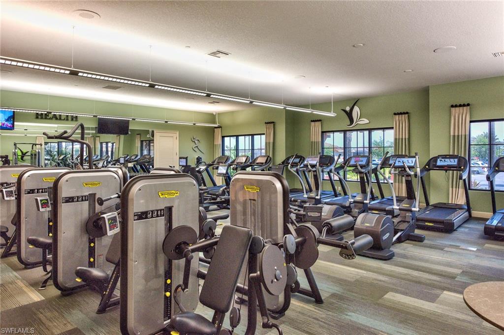 ESPLANADE - Residential Lease