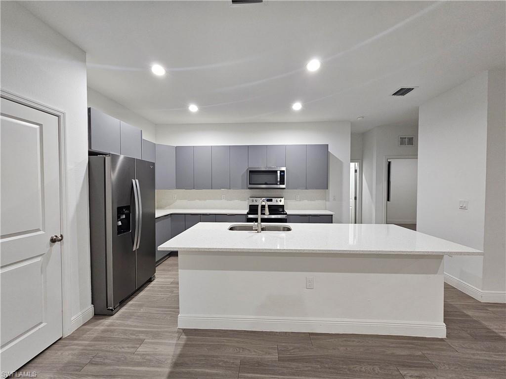 PORT LABELLE - Residential Lease