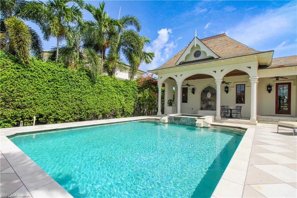 AQUALANE SHORES - Residential Lease