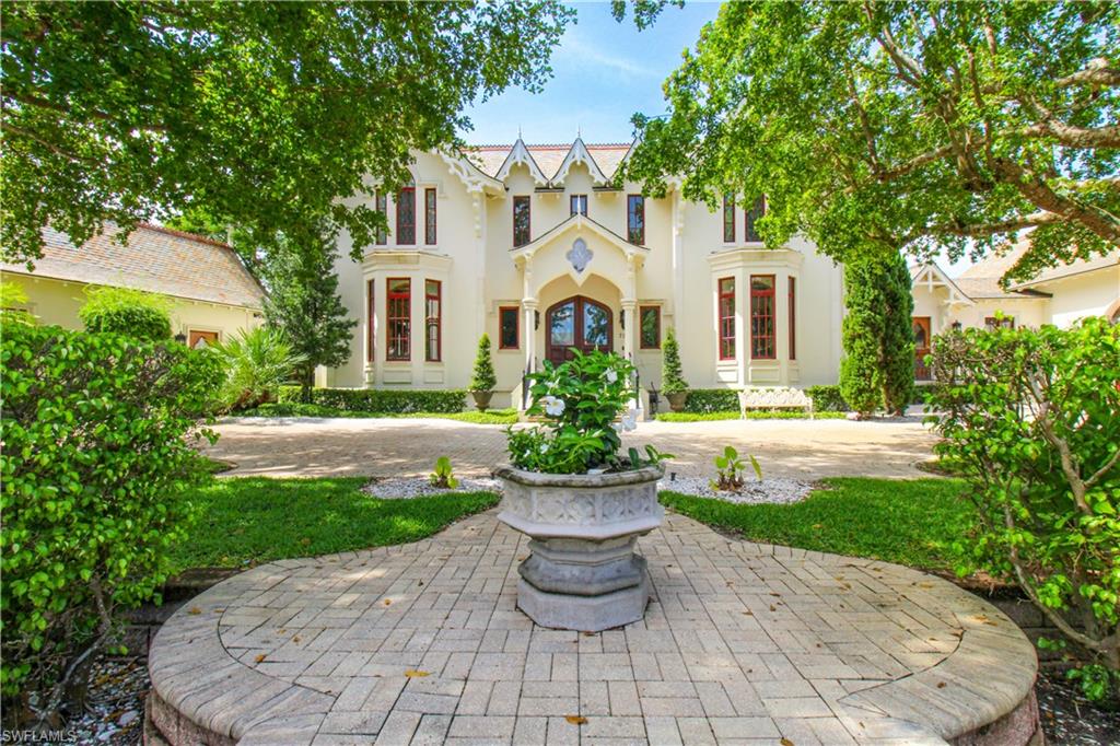 AQUALANE SHORES - Residential Lease