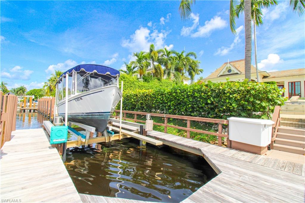 AQUALANE SHORES - Residential Lease