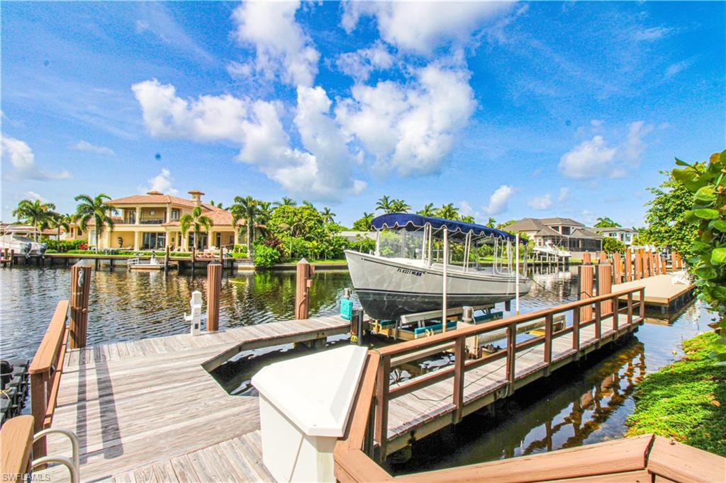 AQUALANE SHORES - Residential Lease