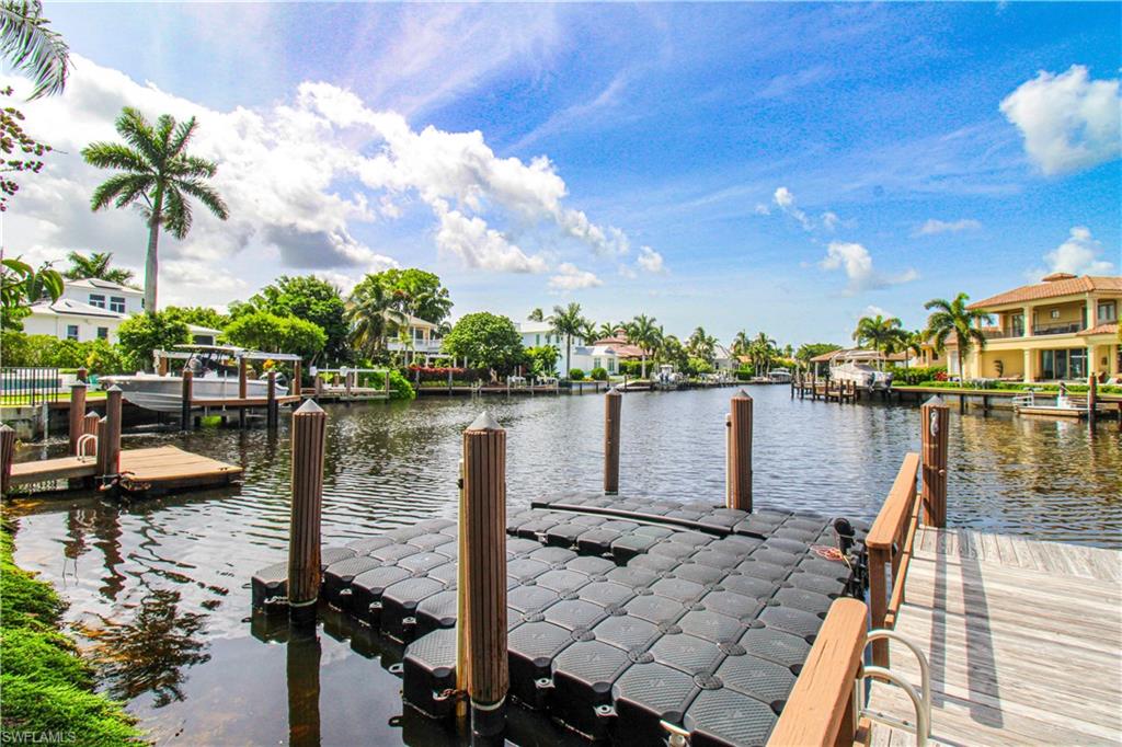 AQUALANE SHORES - Residential Lease